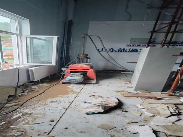 普兰地基基础下沉墙体裂缝加固注浆顶升施工