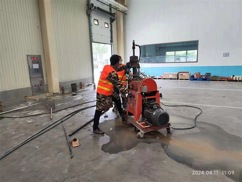 普兰厂房地面下沉塌陷注浆加固施工